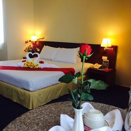 האט יאי Hatyai Golden Crown Hotel מראה חיצוני תמונה