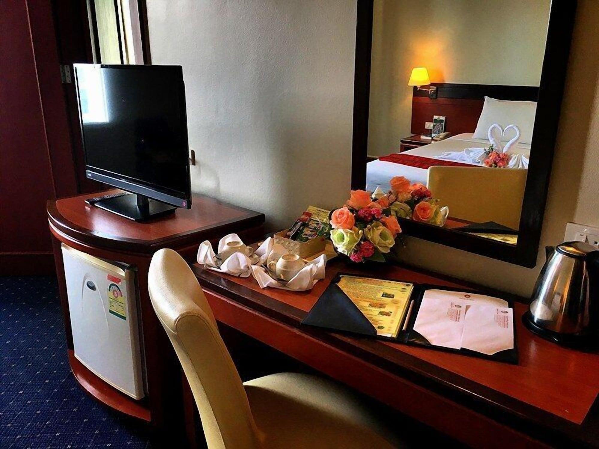 האט יאי Hatyai Golden Crown Hotel מראה חיצוני תמונה
