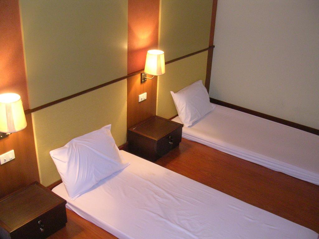 האט יאי Hatyai Golden Crown Hotel מראה חיצוני תמונה