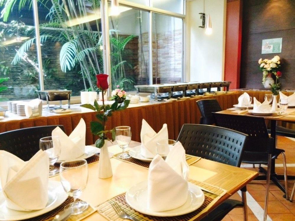 האט יאי Hatyai Golden Crown Hotel מראה חיצוני תמונה