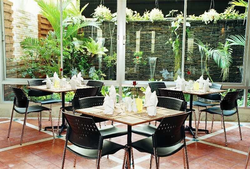 האט יאי Hatyai Golden Crown Hotel מראה חיצוני תמונה