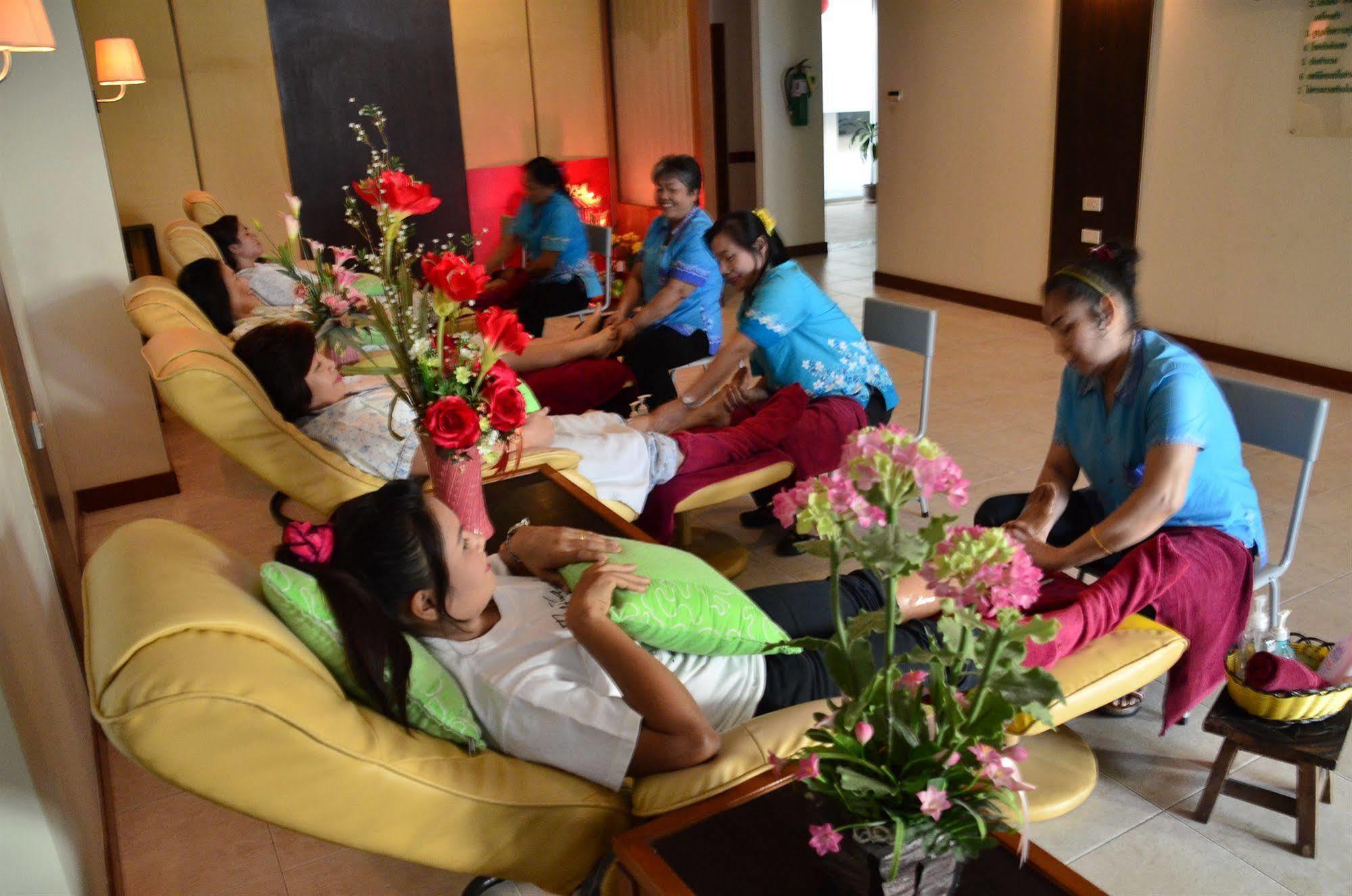האט יאי Hatyai Golden Crown Hotel מראה חיצוני תמונה